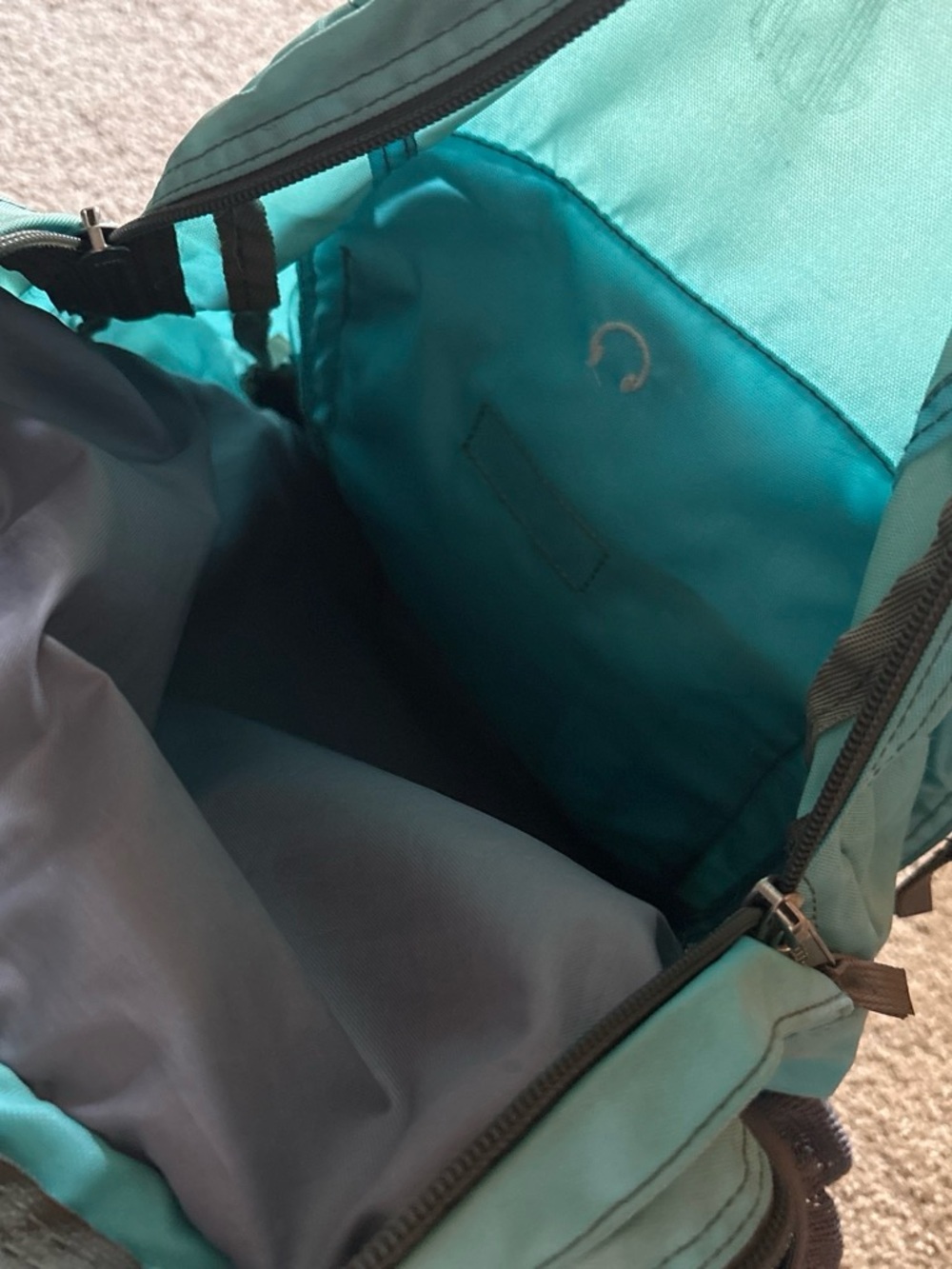 L.L bean backpack - Picture 3 of 6
